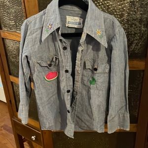 Adorable vintage embroidered shirt